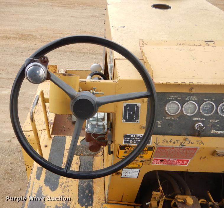 image for item KT9092 1987 Ferguson SP-912  pneumatic roller