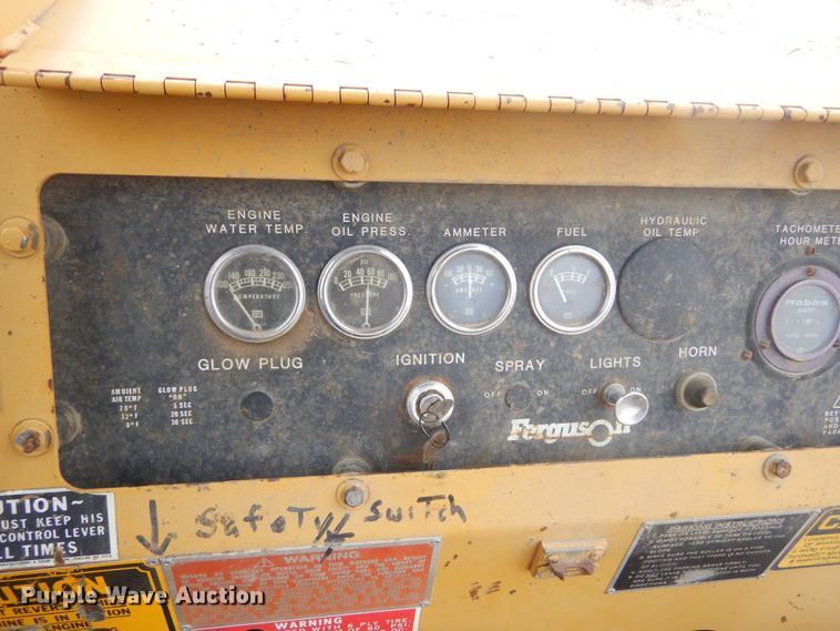 image for item KT9092 1987 Ferguson SP-912  pneumatic roller