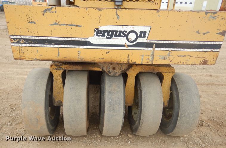 image for item KT9092 1987 Ferguson SP-912  pneumatic roller