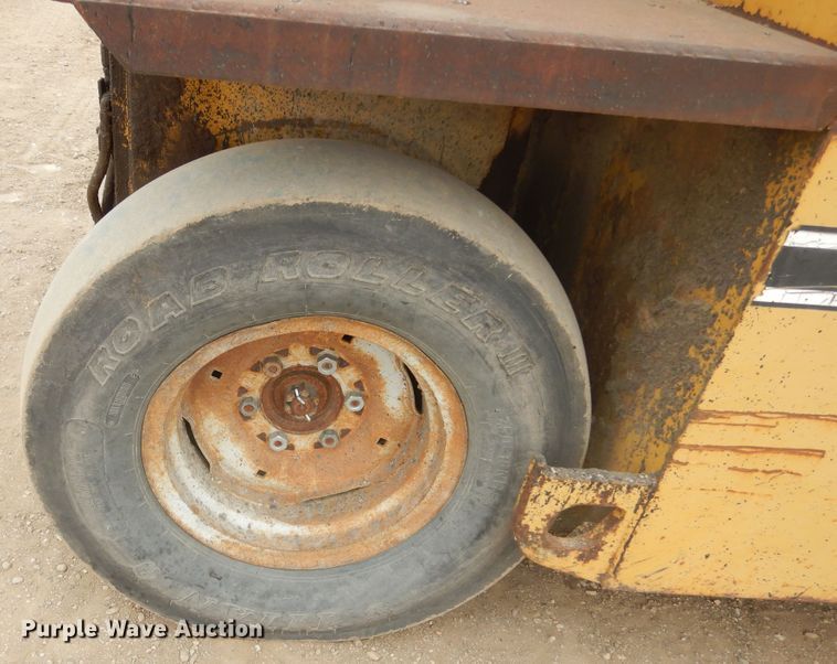 image for item KT9092 1987 Ferguson SP-912  pneumatic roller