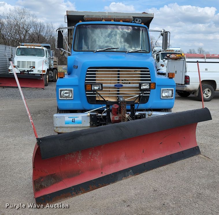 image for item KT9733 1988 Ford L9000  dump truck