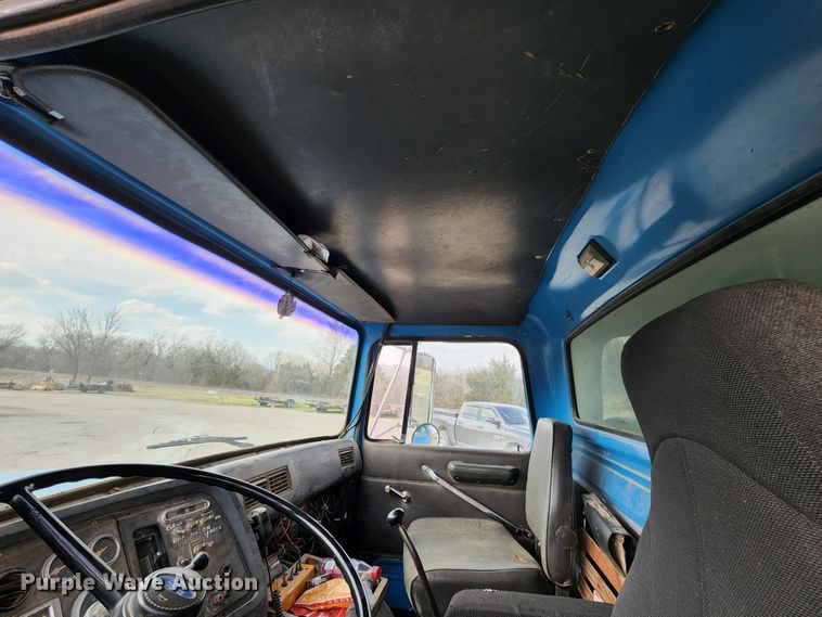 image for item KT9733 1988 Ford L9000  dump truck