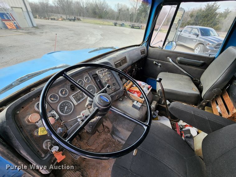 image for item KT9733 1988 Ford L9000  dump truck