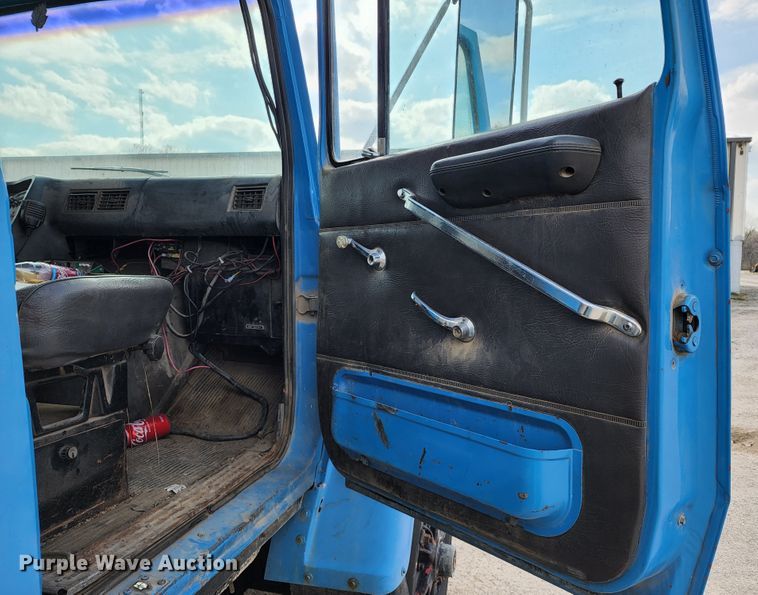 image for item KT9733 1988 Ford L9000  dump truck