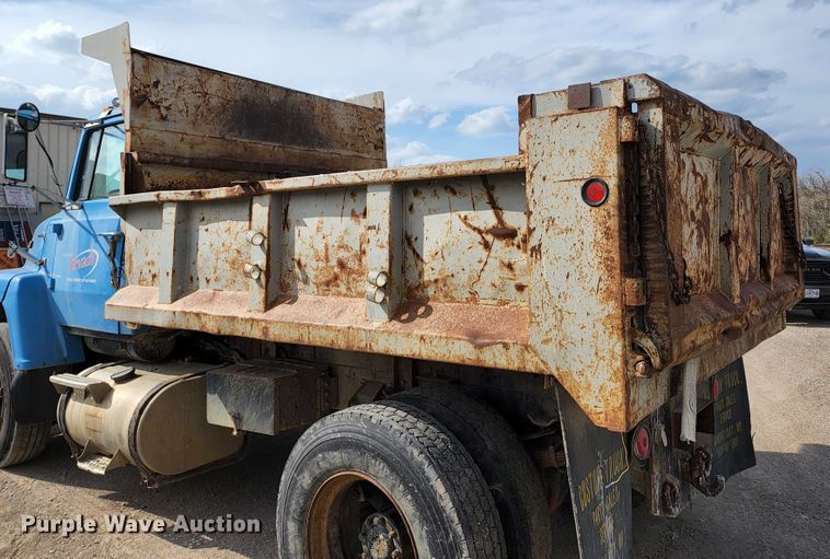image for item KT9733 1988 Ford L9000  dump truck