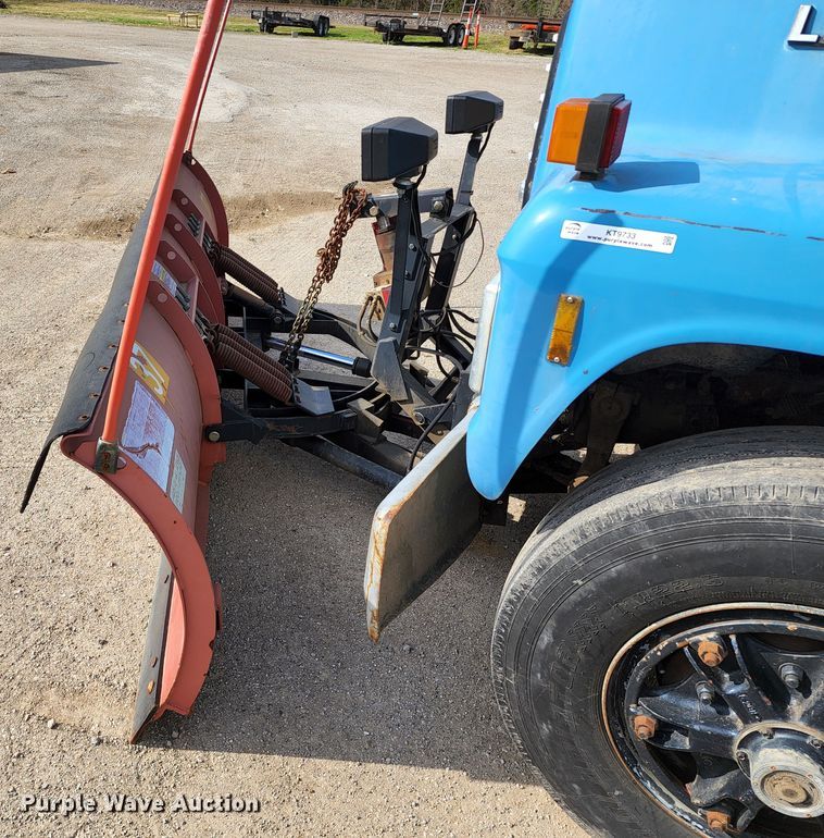 image for item KT9733 1988 Ford L9000  dump truck