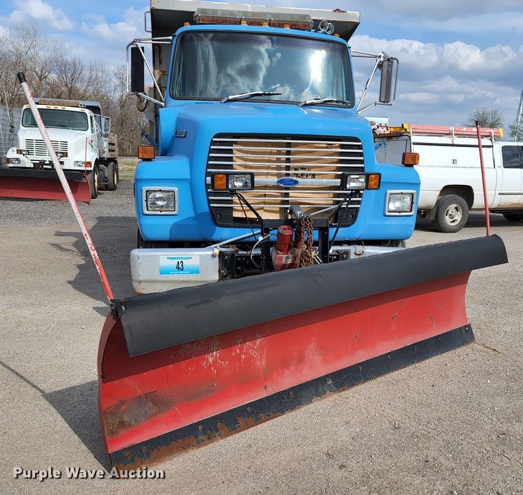 image for item KT9733 1988 Ford L9000  dump truck