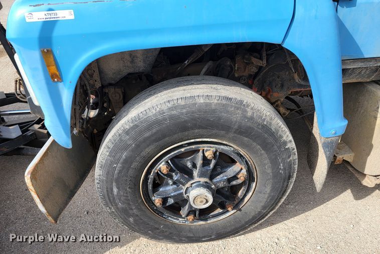 image for item KT9733 1988 Ford L9000  dump truck