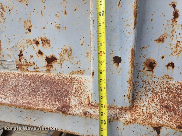 image for item KT9733 1988 Ford L9000  dump truck