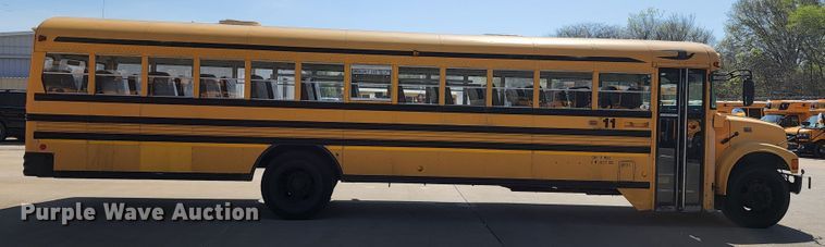 image for item KT9853 2003 International 3800  school bus