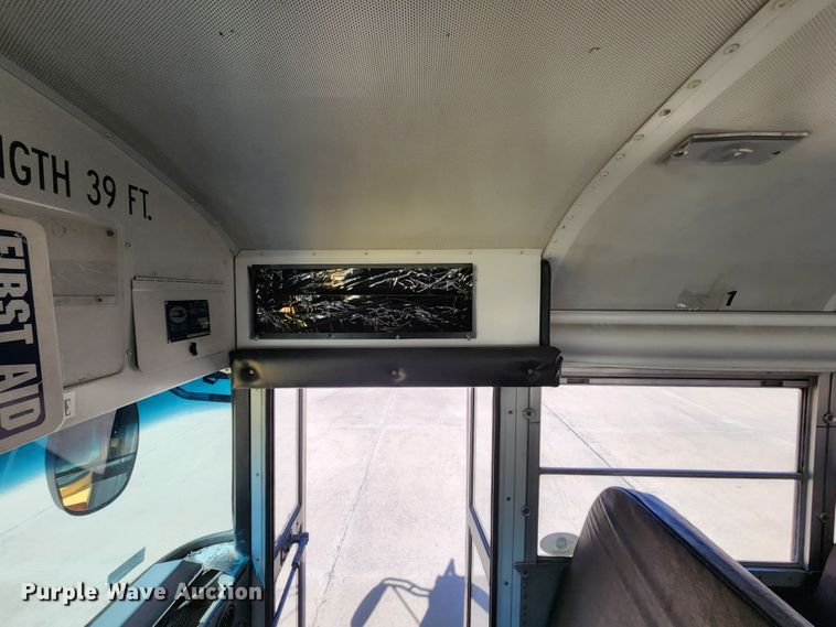 image for item KT9853 2003 International 3800  school bus