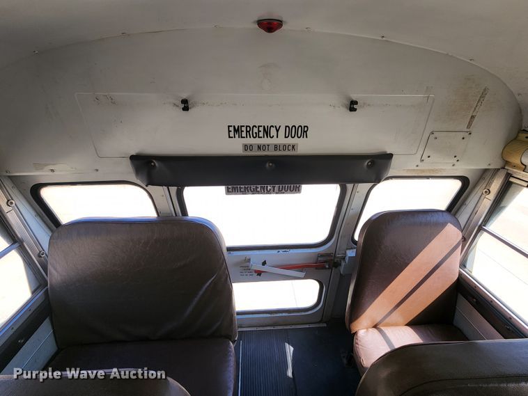 image for item KT9853 2003 International 3800  school bus