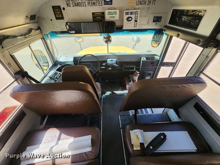 image for item KT9853 2003 International 3800  school bus