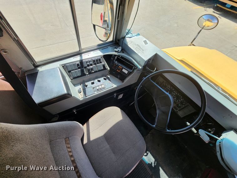 image for item KT9853 2003 International 3800  school bus