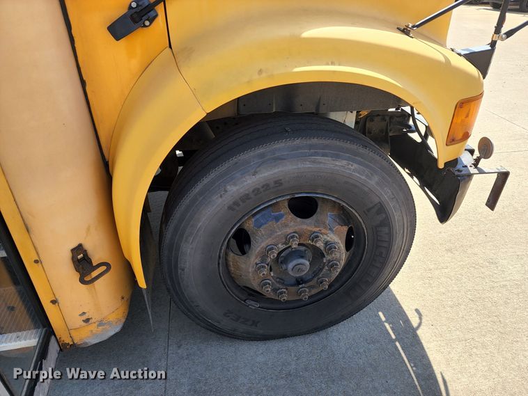 image for item KT9853 2003 International 3800  school bus