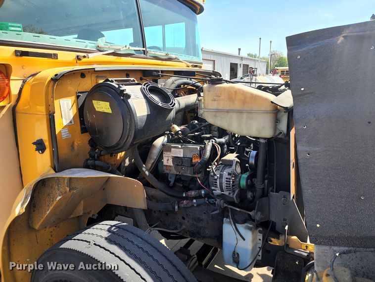 image for item KT9853 2003 International 3800  school bus