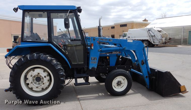 image for item LJ9981 Ford 3930  tractor