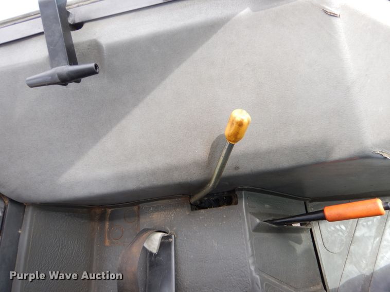 image for item LJ9981 Ford 3930  tractor