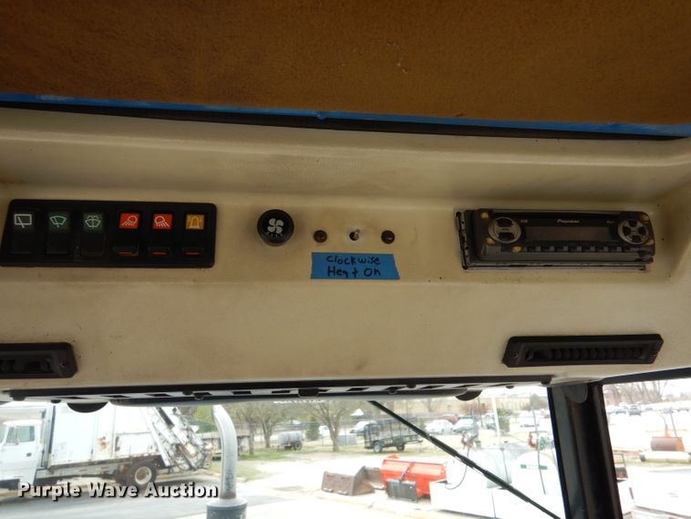 image for item LJ9981 Ford 3930  tractor