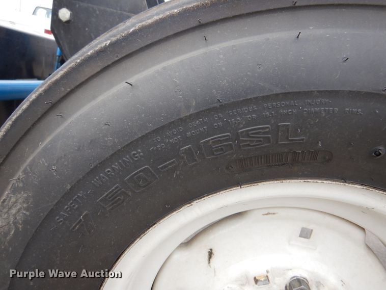 image for item LJ9981 Ford 3930  tractor