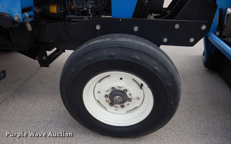 image for item LJ9981 Ford 3930  tractor