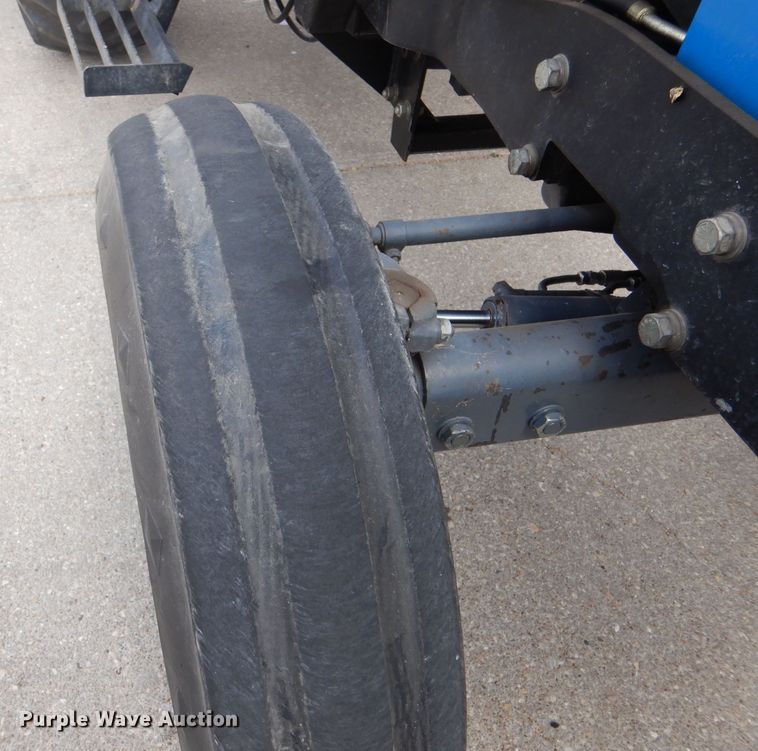 image for item LJ9981 Ford 3930  tractor