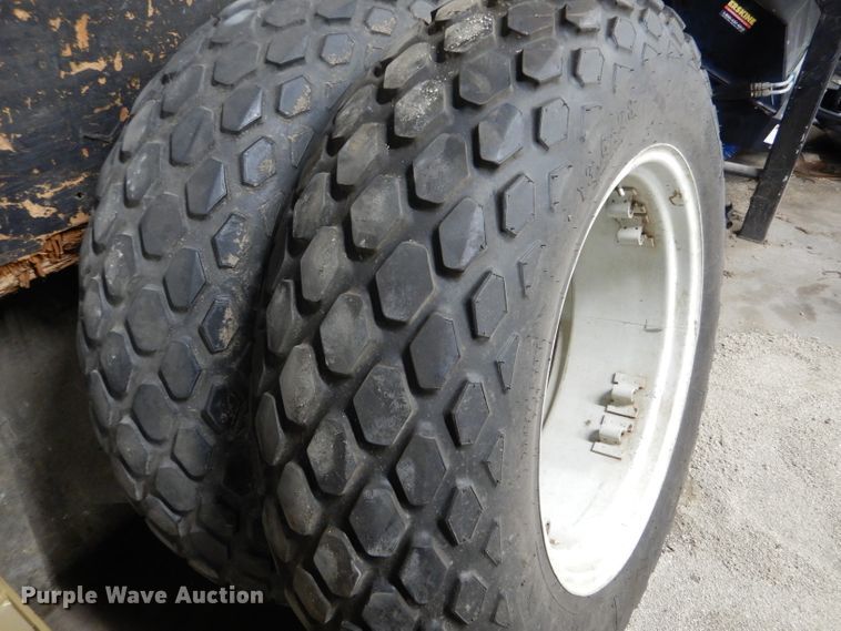 image for item LJ9981 Ford 3930  tractor