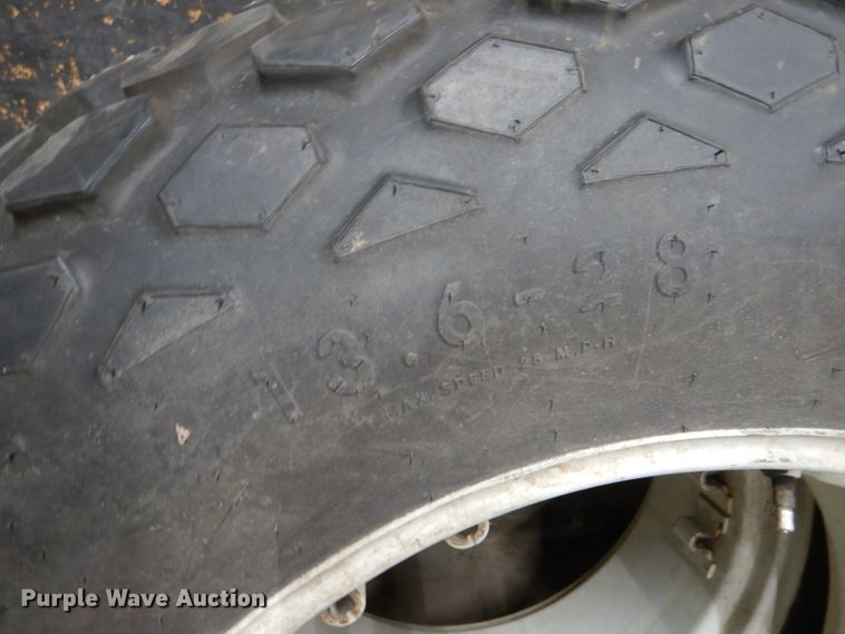 image for item LJ9981 Ford 3930  tractor