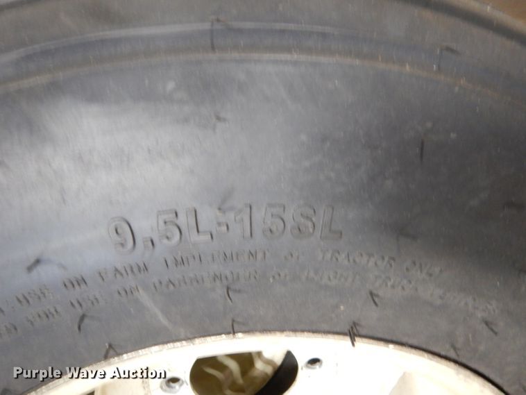 image for item LJ9981 Ford 3930  tractor