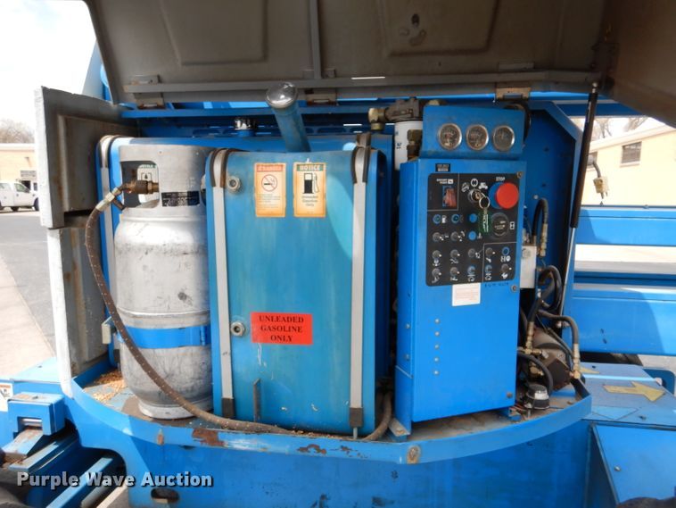 image for item LJ9985 1993 Genie Z-60/34  boom lift