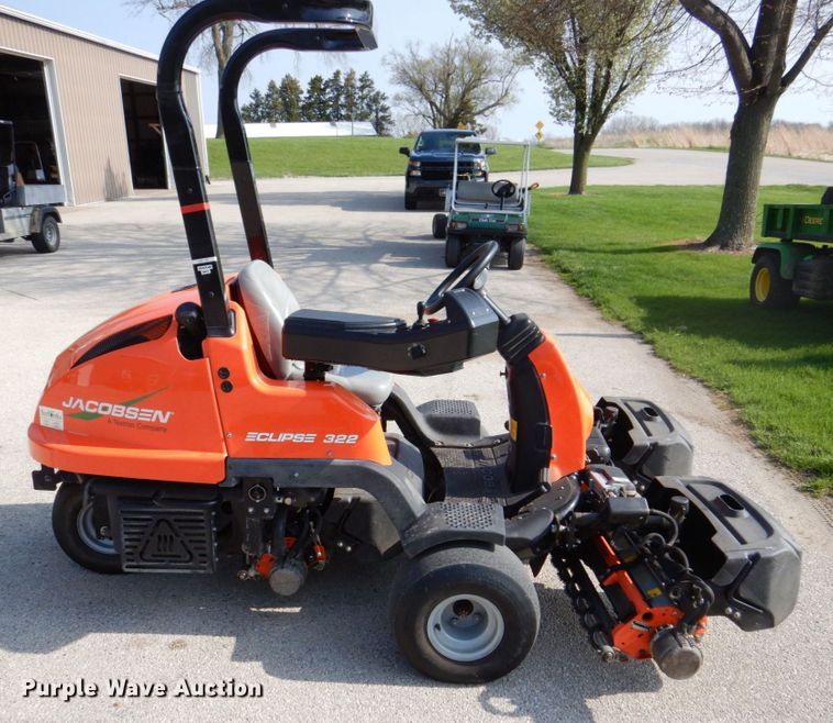image for item MF9059 2015 Jacobsen Eclipse 322  reel mower