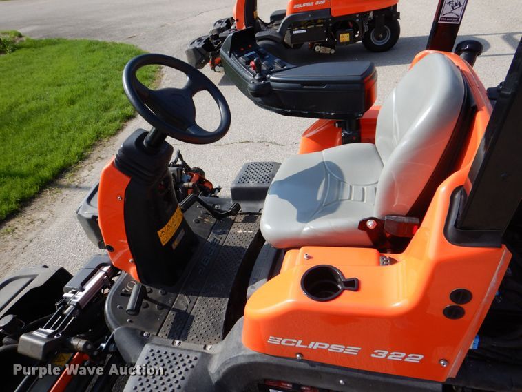 image for item MF9059 2015 Jacobsen Eclipse 322  reel mower