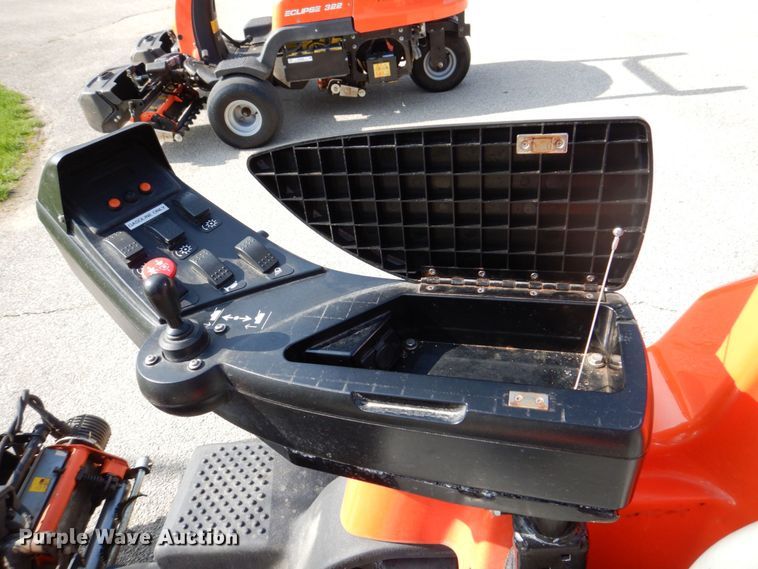 image for item MF9059 2015 Jacobsen Eclipse 322  reel mower