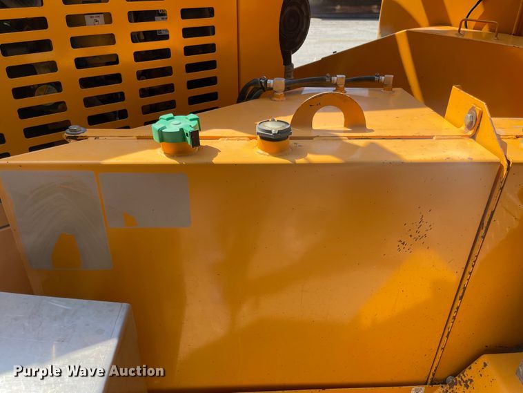 image for item MJ9580 2016 Bandit 250XP  wood chipper