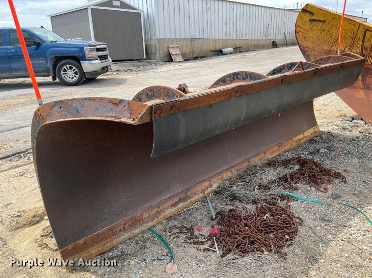 image for item MJ9585 2010 Sterling L-Line  dump truck