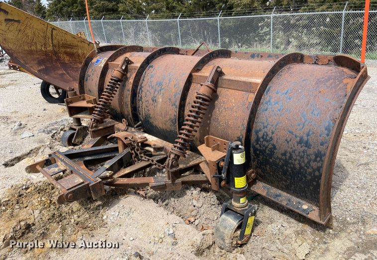 image for item MJ9585 2010 Sterling L-Line  dump truck