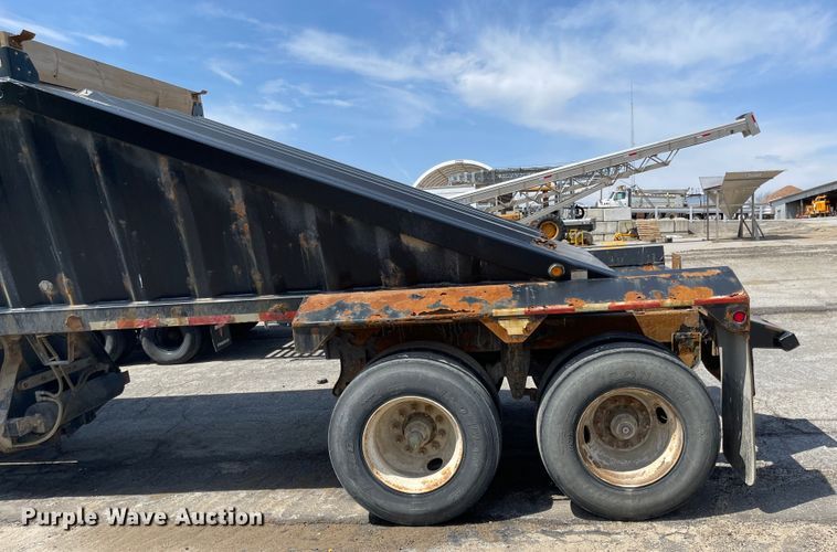 image for item MJ9586 2012 Manac SBD40  bottom dump trailer
