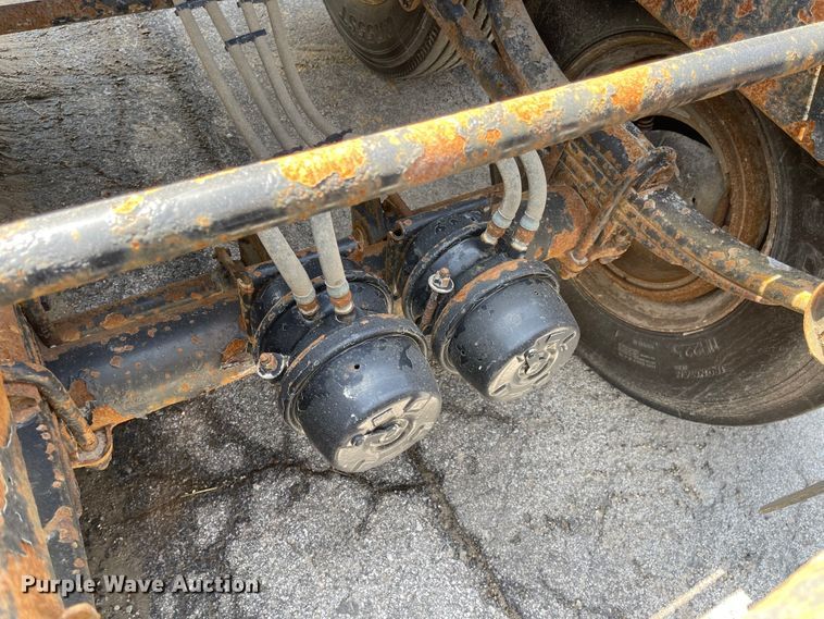 image for item MJ9586 2012 Manac SBD40  bottom dump trailer