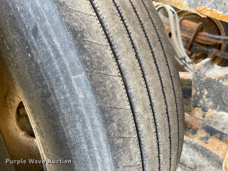 image for item MJ9586 2012 Manac SBD40  bottom dump trailer