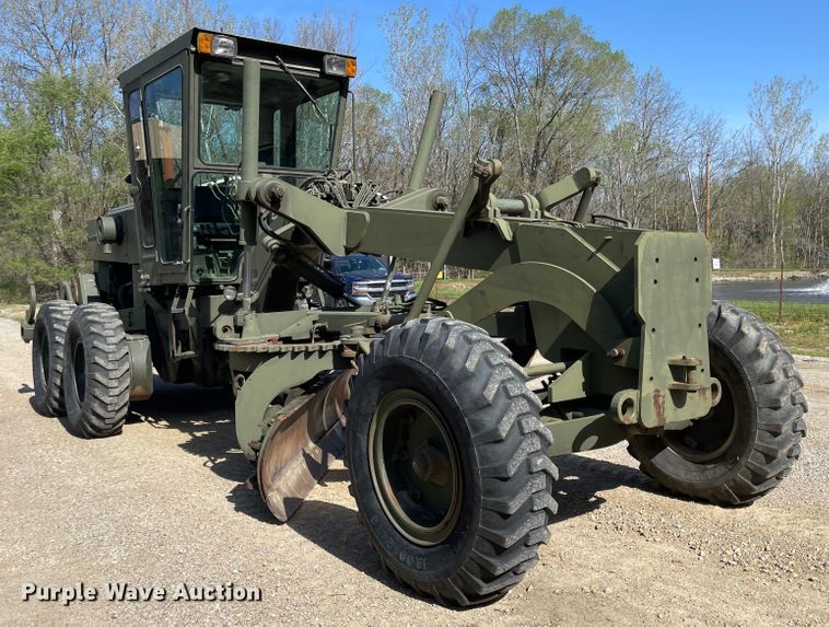 image for item MJ9617 1987 Champion 710A  motor grader