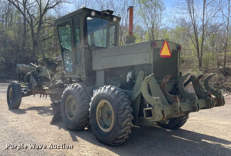 image for item MJ9617 1987 Champion 710A  motor grader