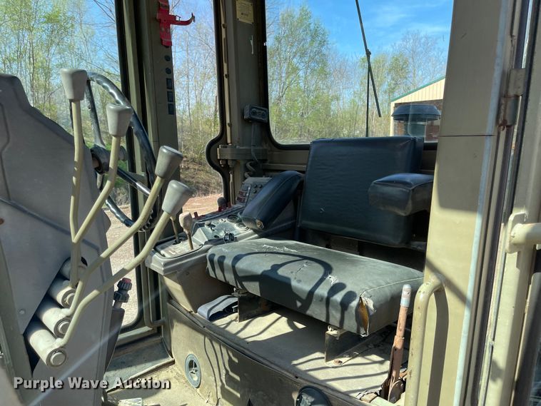 image for item MJ9617 1987 Champion 710A  motor grader