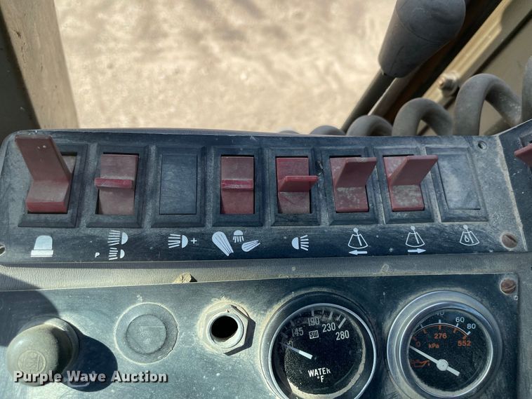 image for item MJ9617 1987 Champion 710A  motor grader