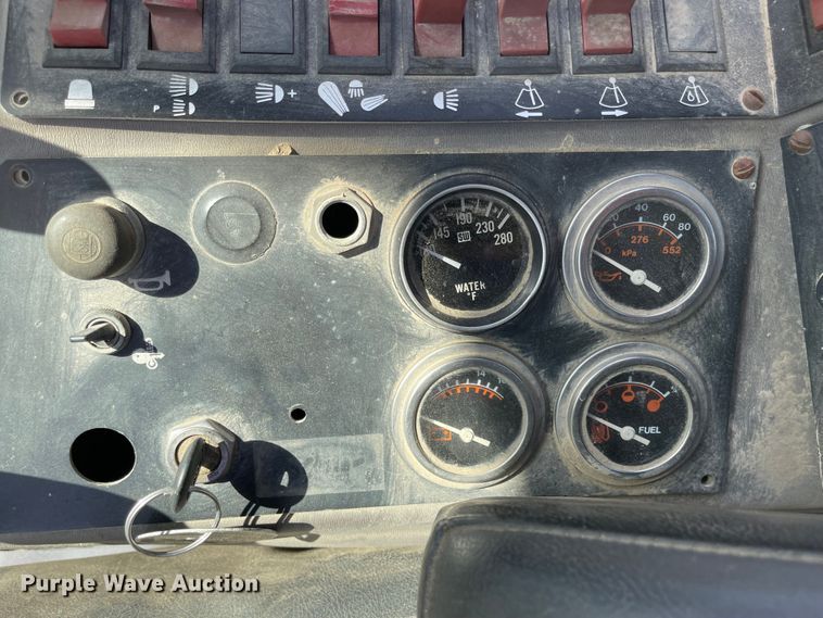 image for item MJ9617 1987 Champion 710A  motor grader