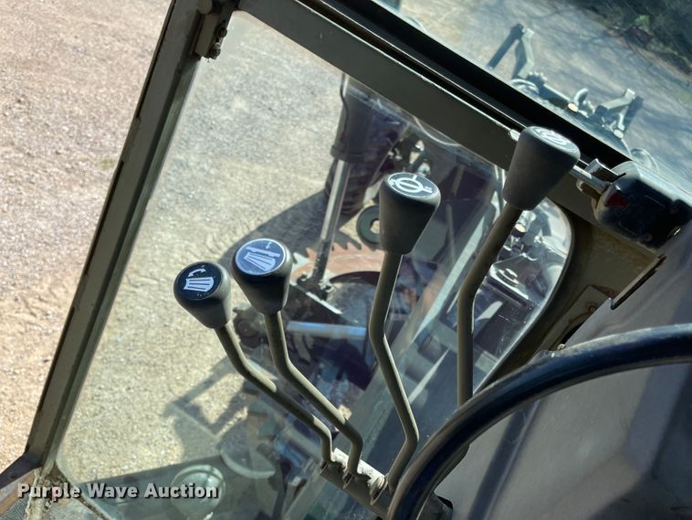 image for item MJ9617 1987 Champion 710A  motor grader