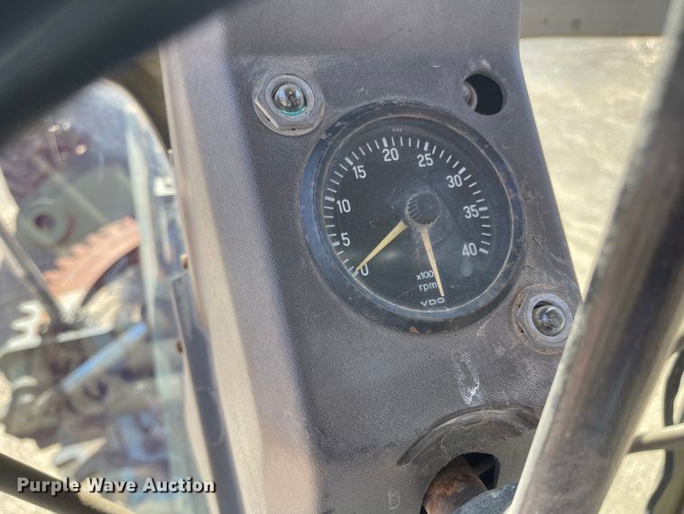 image for item MJ9617 1987 Champion 710A  motor grader