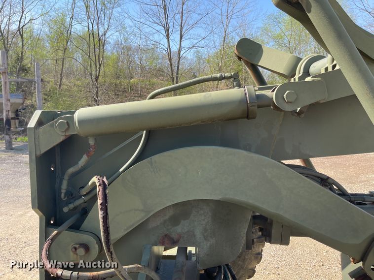 image for item MJ9617 1987 Champion 710A  motor grader