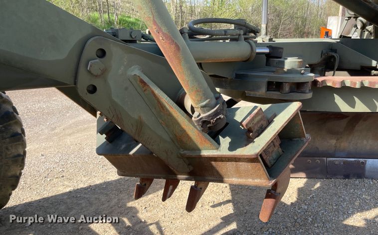 image for item MJ9617 1987 Champion 710A  motor grader