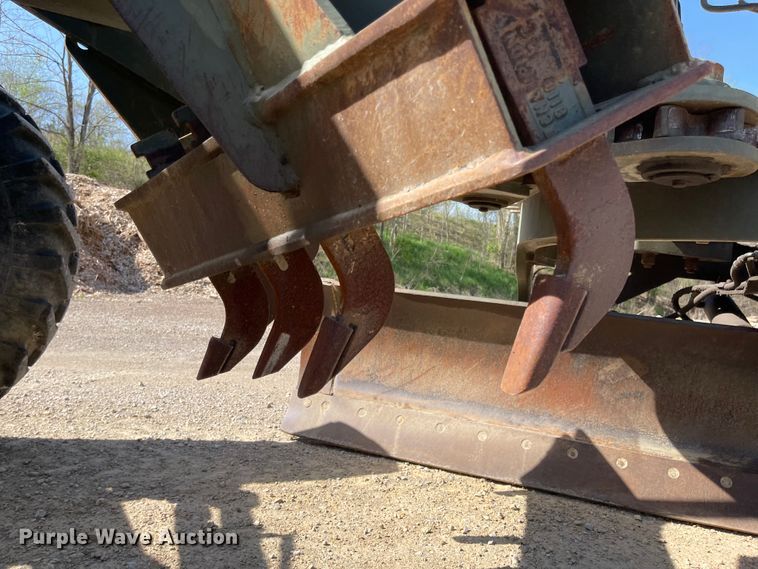 image for item MJ9617 1987 Champion 710A  motor grader