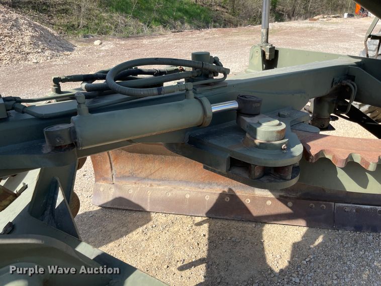 image for item MJ9617 1987 Champion 710A  motor grader